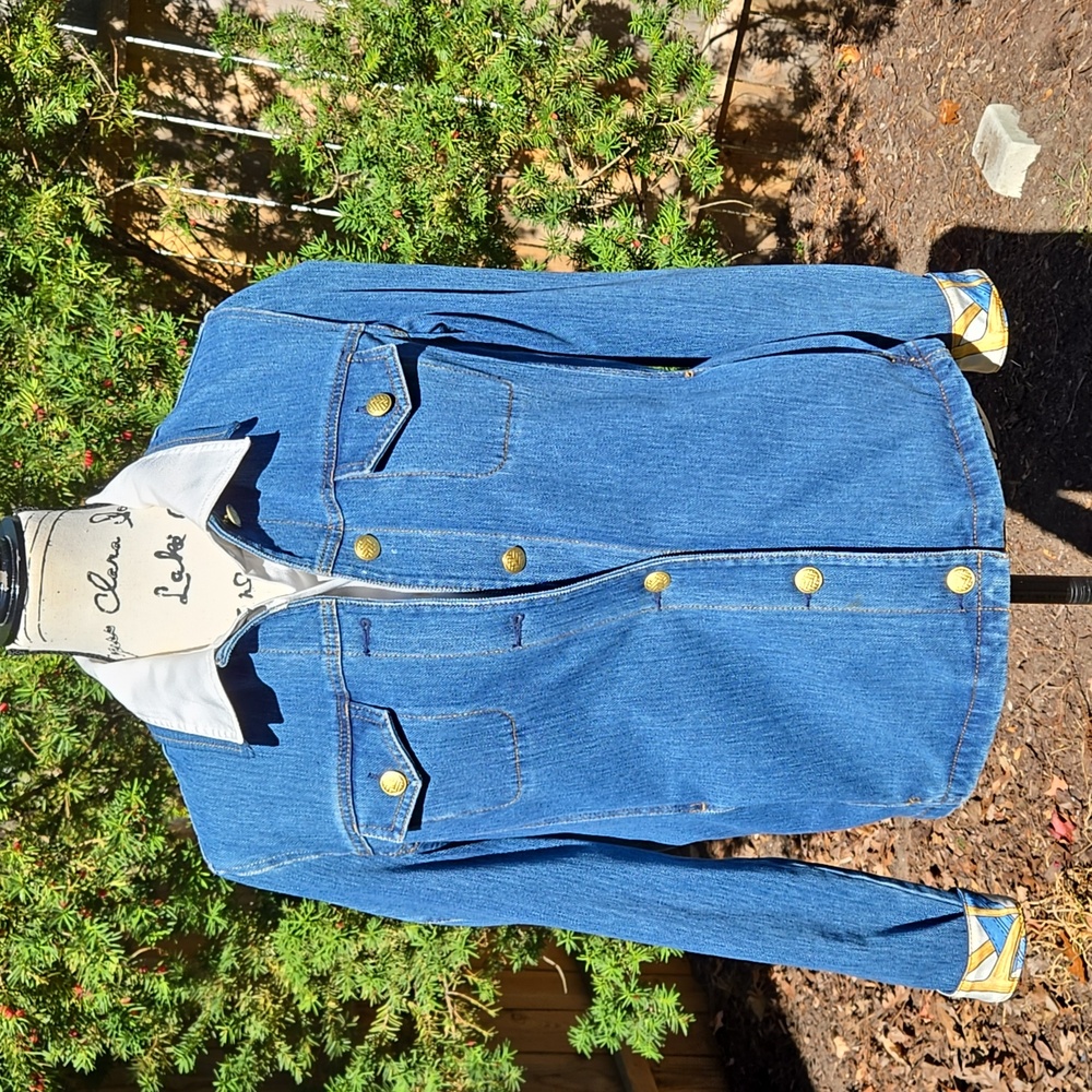 J. McLAUGHLIN ▪︎ Women's Blue Jean Jacket with Gold Buttons, Size L